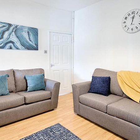 Free Parking, Spacious Rooms, Smart Tv'S All Rooms Суонси Экстерьер фото