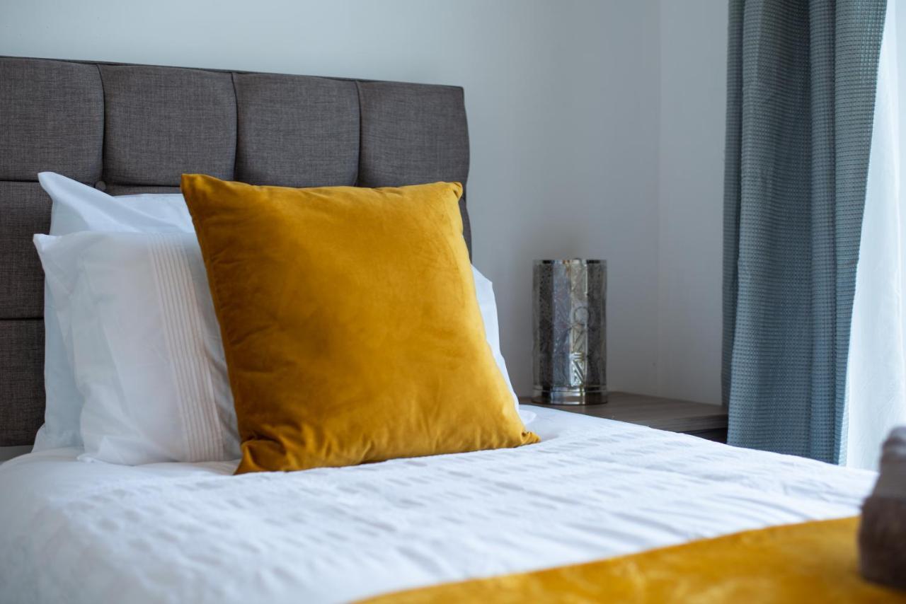 Free Parking, Spacious Rooms, Smart Tv'S All Rooms Суонси Экстерьер фото